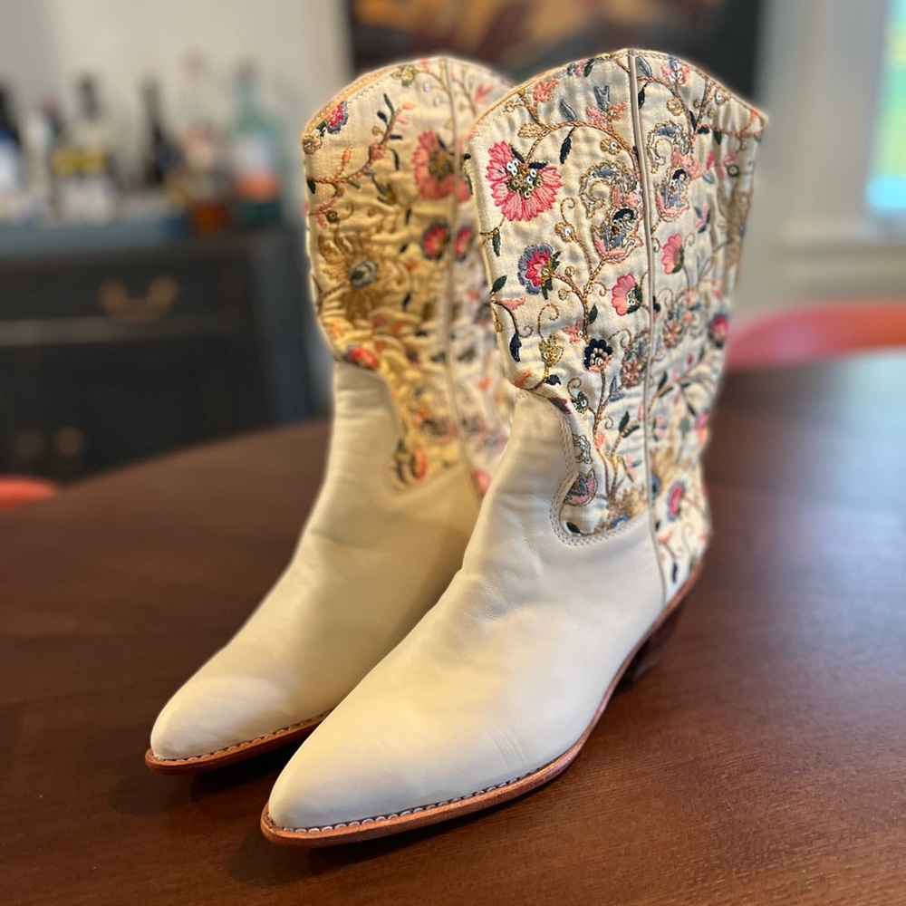 NIB MOMO New York x BHLDN Anthropologie Embroidered Western Boots - Picture 7 of 13
